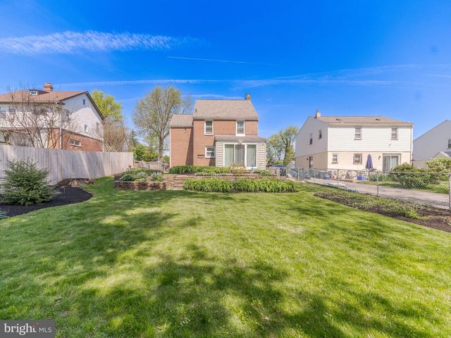 160 W ESSEX AVE, Lansdowne, PA 19050