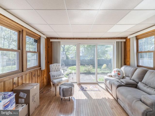 160 W ESSEX AVE, Lansdowne, PA 19050