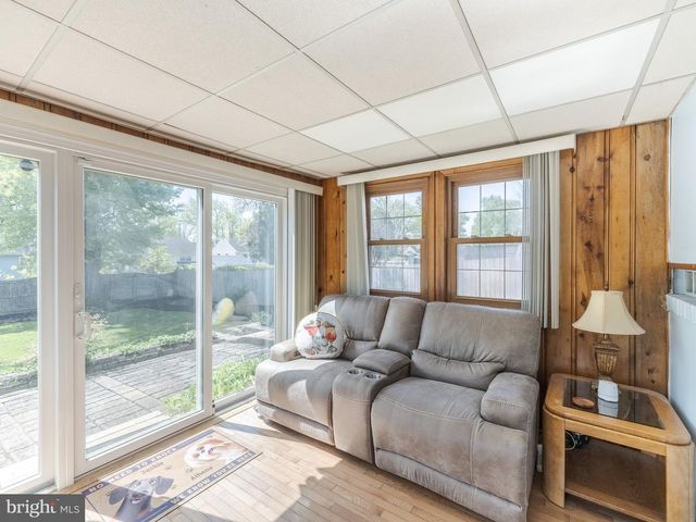 160 W ESSEX AVE, Lansdowne, PA 19050