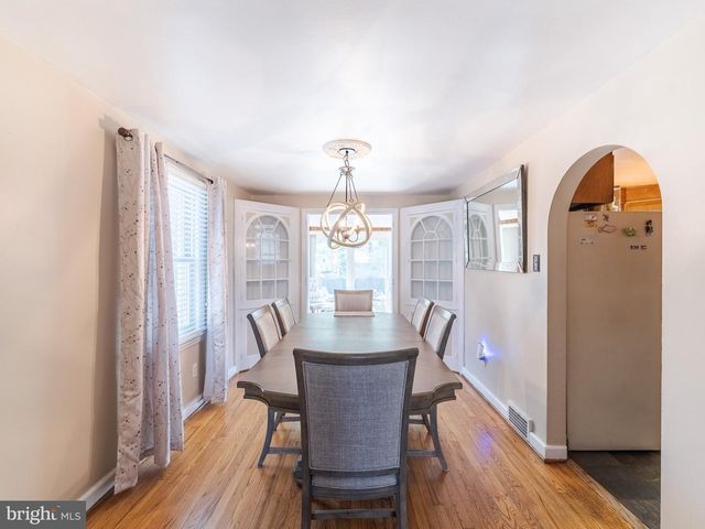 160 W ESSEX AVE, Lansdowne, PA 19050