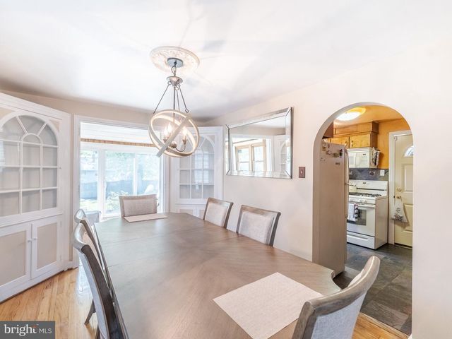 160 W ESSEX AVE, Lansdowne, PA 19050