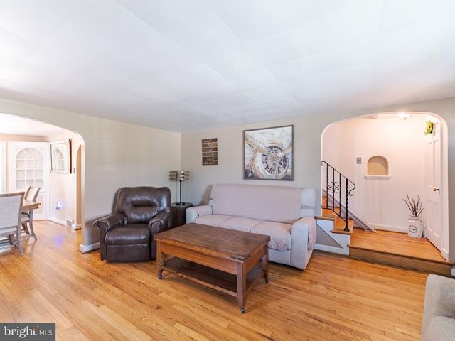 160 W ESSEX AVE, Lansdowne, PA 19050