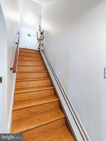 160 W ESSEX AVE, Lansdowne, PA 19050