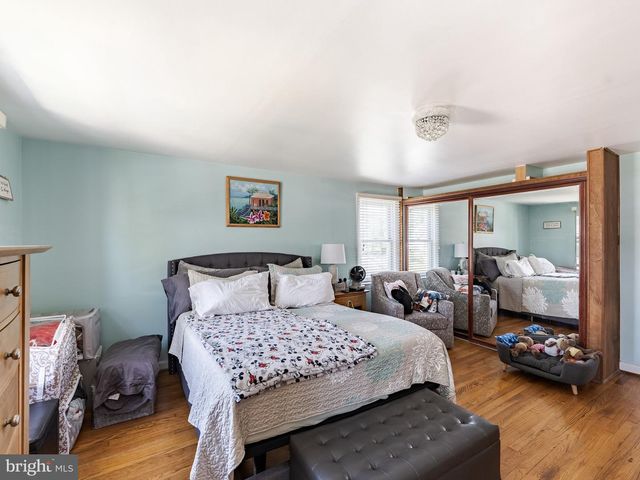 160 W ESSEX AVE, Lansdowne, PA 19050