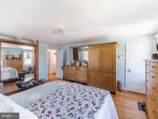160 W ESSEX AVE, Lansdowne, PA 19050