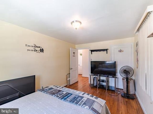 160 W ESSEX AVE, Lansdowne, PA 19050