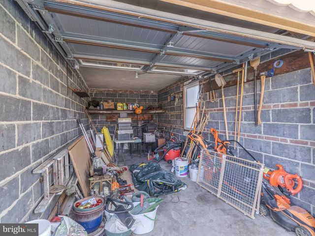 160 W ESSEX AVE, Lansdowne, PA 19050