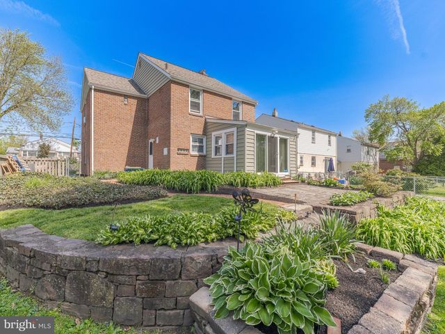 160 W ESSEX AVE, Lansdowne, PA 19050