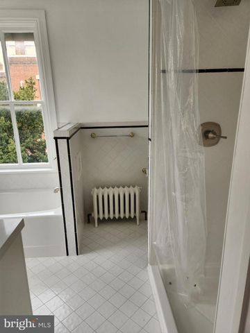 323 2ND ST SE, Washington, DC 20003