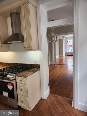 323 2ND ST SE, Washington, DC 20003