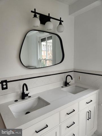 323 2ND ST SE, Washington, DC 20003