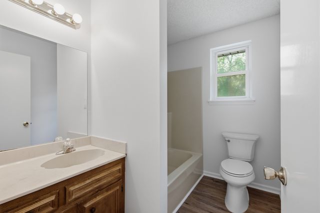 714 Albany Dr, Hermitage, TN 37076