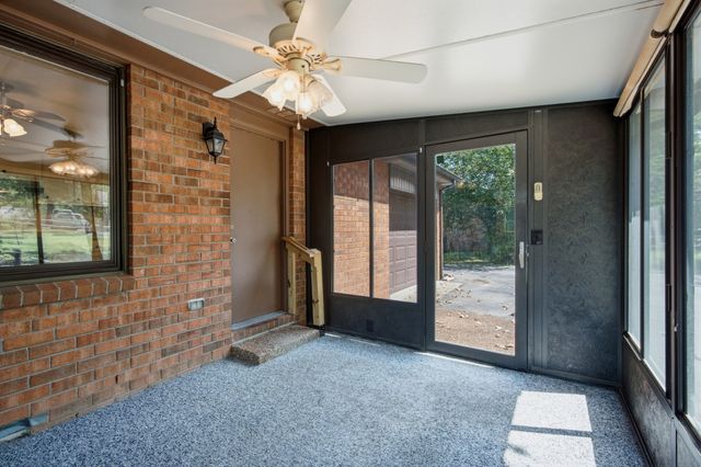 714 Albany Dr, Hermitage, TN 37076