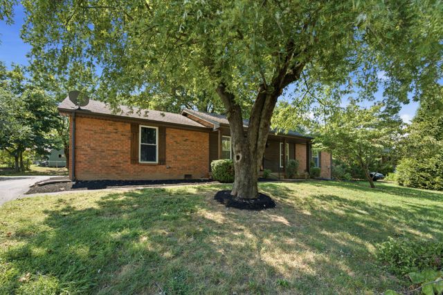 714 Albany Dr, Hermitage, TN 37076