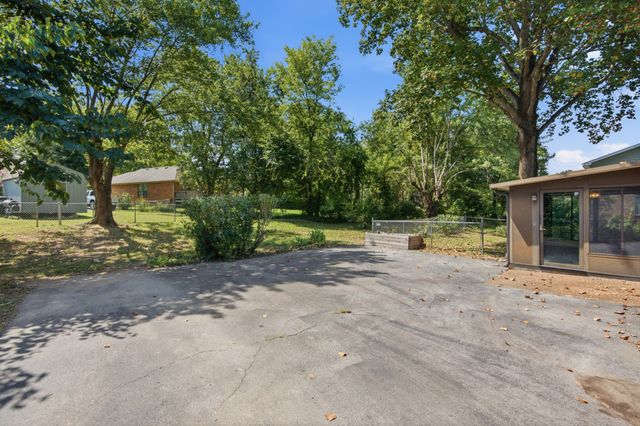 714 Albany Dr, Hermitage, TN 37076