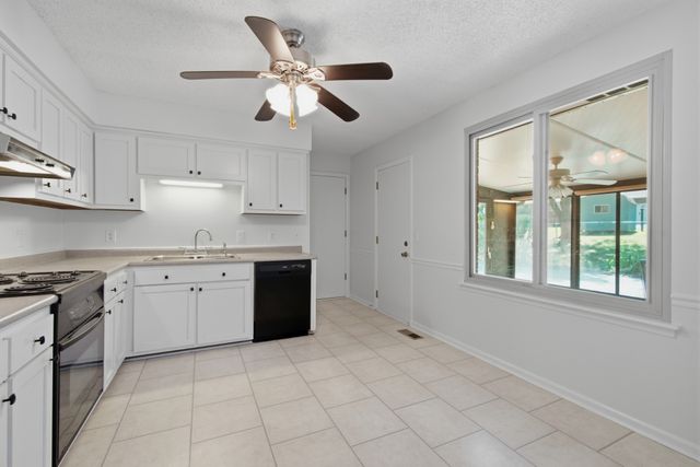 714 Albany Dr, Hermitage, TN 37076