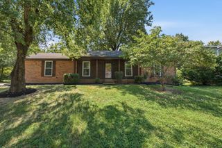 714 Albany Dr, Hermitage, TN 37076