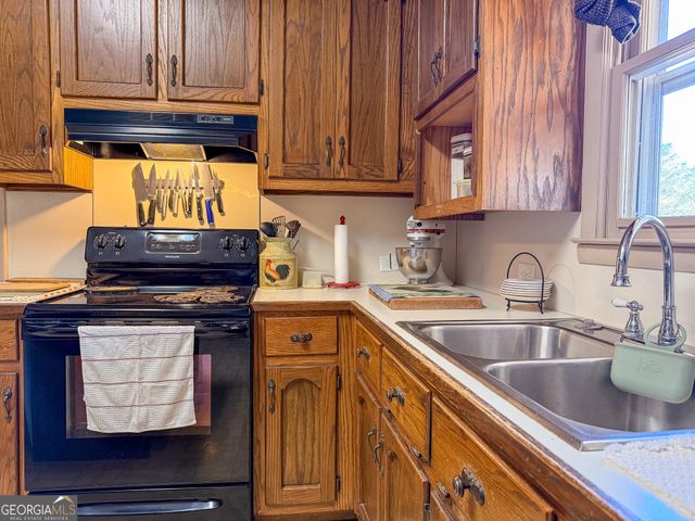 162 College Street SW, Parrott, GA 39877