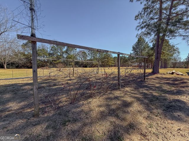 162 College Street SW, Parrott, GA 39877