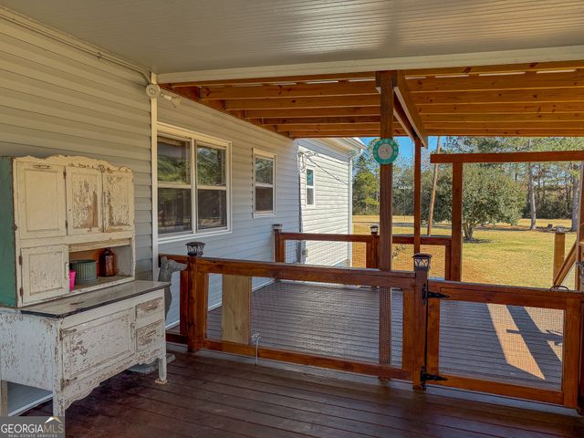 162 College Street SW, Parrott, GA 39877