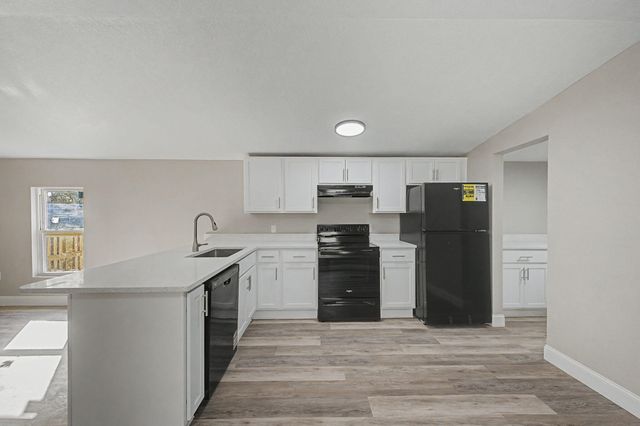 512 W Bach Drive, Defuniak Springs, FL 32433