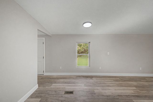 512 W Bach Drive, Defuniak Springs, FL 32433