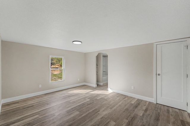 512 W Bach Drive, Defuniak Springs, FL 32433