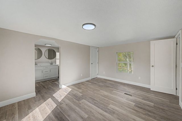 512 W Bach Drive, Defuniak Springs, FL 32433