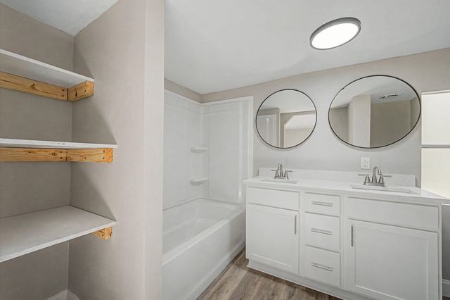 512 W Bach Drive, Defuniak Springs, FL 32433