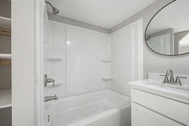 512 W Bach Drive, Defuniak Springs, FL 32433