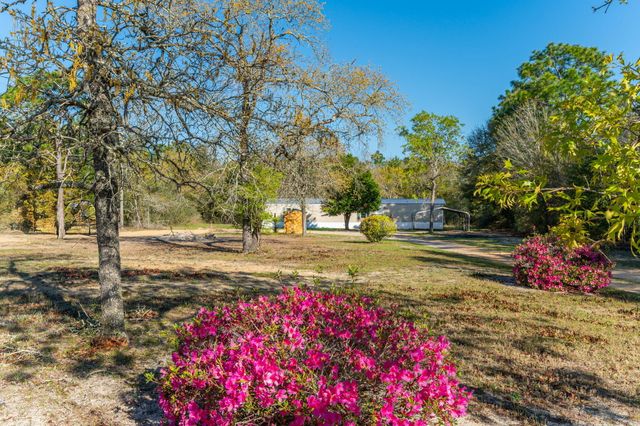 512 W Bach Drive, Defuniak Springs, FL 32433