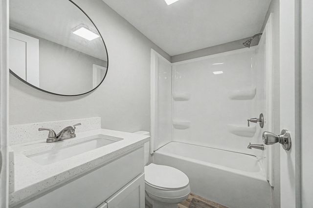 512 W Bach Drive, Defuniak Springs, FL 32433