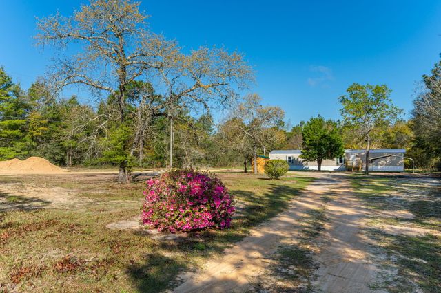 512 W Bach Drive, Defuniak Springs, FL 32433
