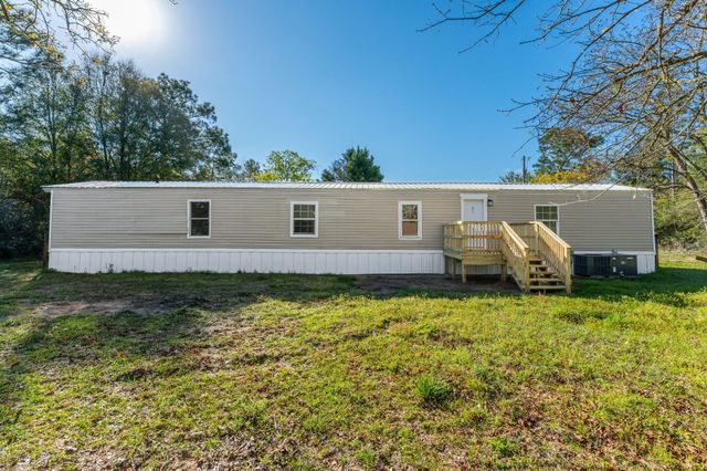 512 W Bach Drive, Defuniak Springs, FL 32433