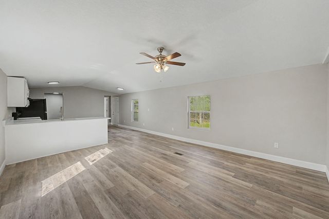 512 W Bach Drive, Defuniak Springs, FL 32433