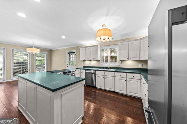 221 Commodore Dr NW, Milledgeville, GA 31061