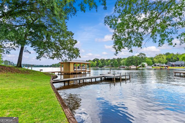 221 Commodore Dr NW, Milledgeville, GA 31061
