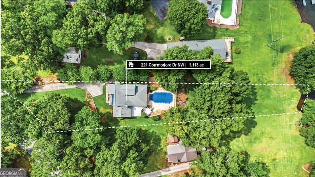 221 Commodore Dr NW, Milledgeville, GA 31061