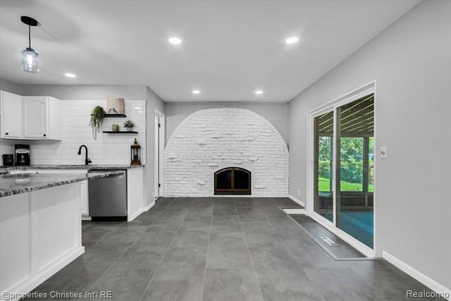 18035 Fairwood Drive, Clinton Township, MI 48035