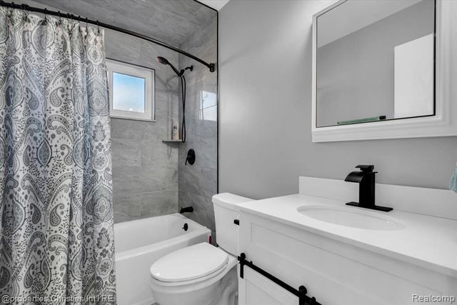 18035 Fairwood Drive, Clinton Township, MI 48035