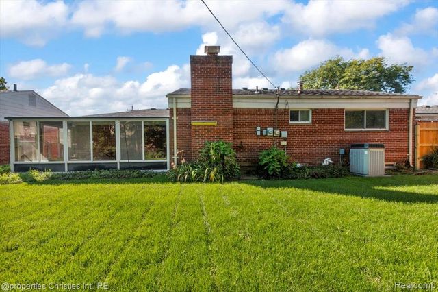 18035 Fairwood Drive, Clinton Township, MI 48035
