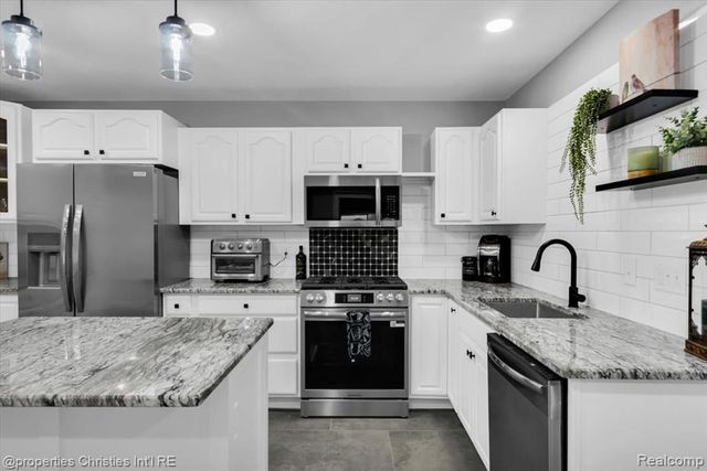 18035 Fairwood Drive, Clinton Township, MI 48035