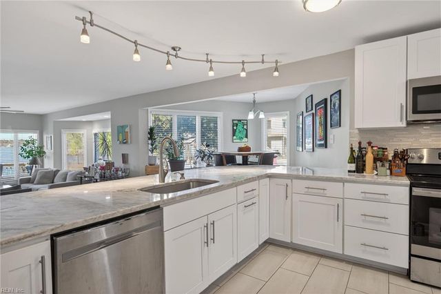 100 Pinewood Rd Apt 212, Virginia Beach, VA 23451