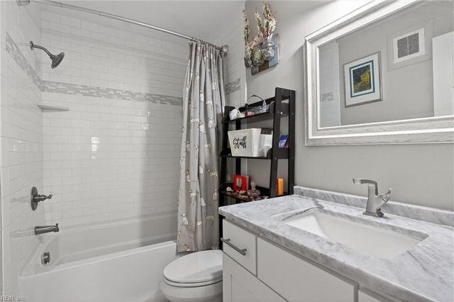 100 Pinewood Rd Apt 212, Virginia Beach, VA 23451