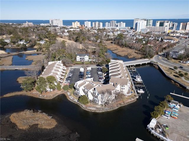 100 Pinewood Rd Apt 212, Virginia Beach, VA 23451