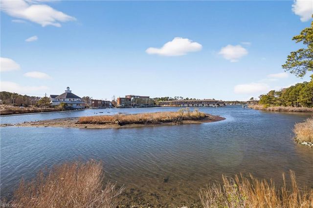 100 Pinewood Rd Apt 212, Virginia Beach, VA 23451