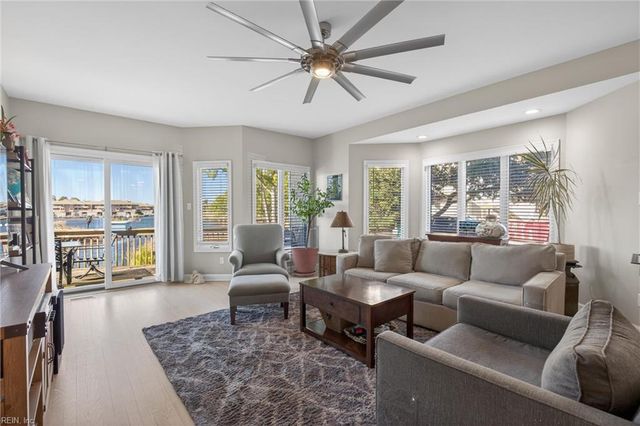 100 Pinewood Rd Apt 212, Virginia Beach, VA 23451