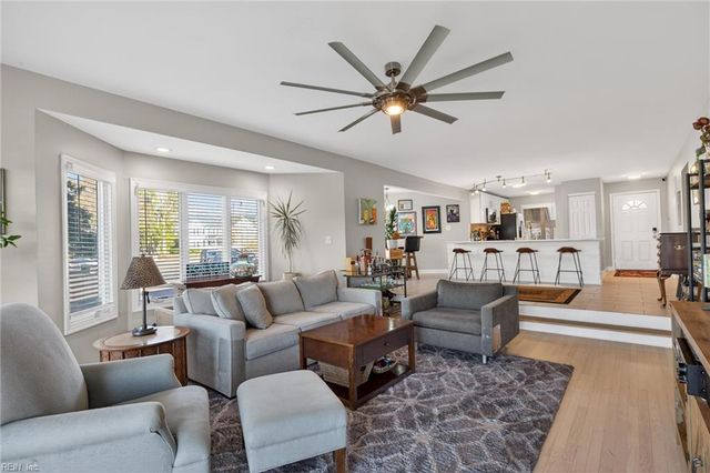 100 Pinewood Rd Apt 212, Virginia Beach, VA 23451