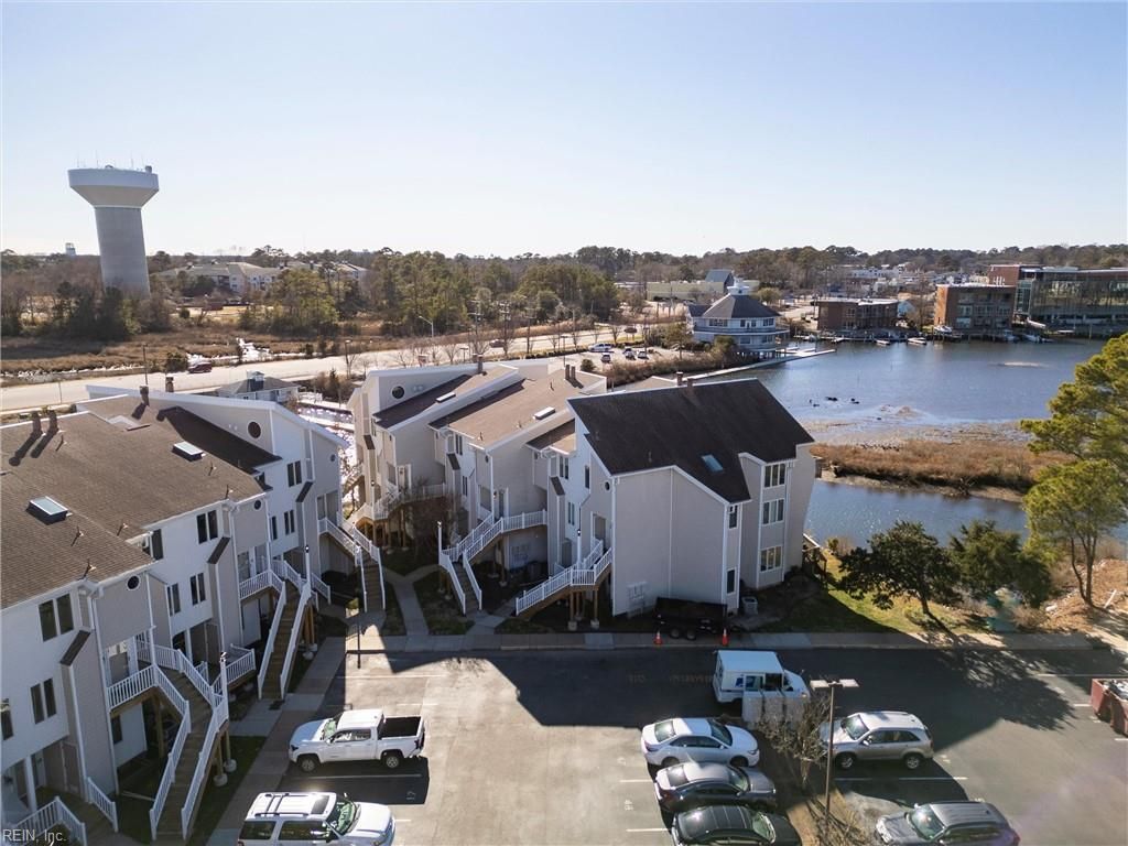 100 Pinewood Rd Apt 212, Virginia Beach, VA 23451