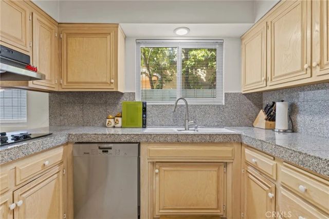 5522 Murietta Avenue, Sherman Oaks, CA 91401